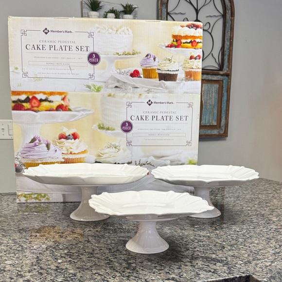 Member's Mark White Ceramic Cake Plate Set